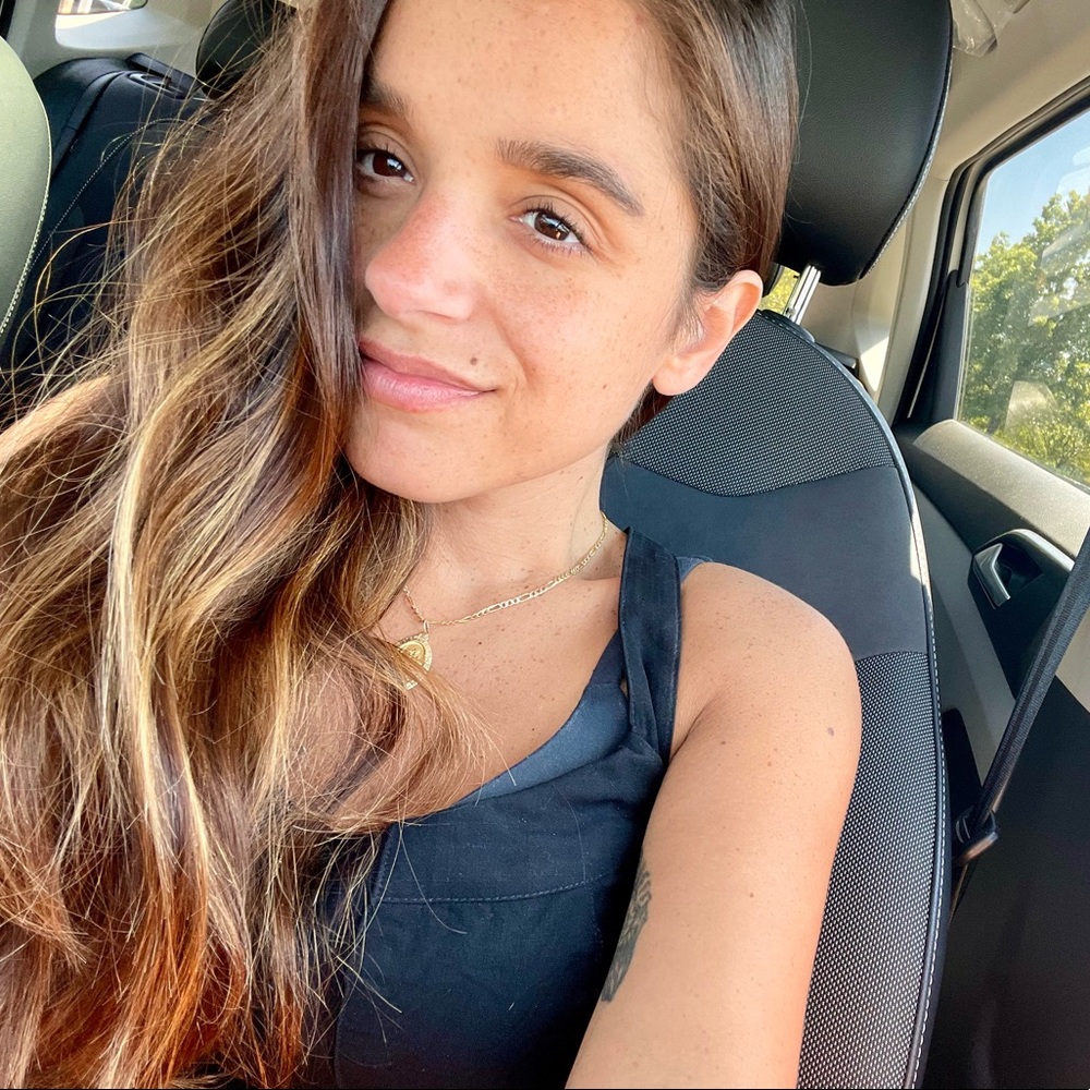 Meet your Posher, Alexis